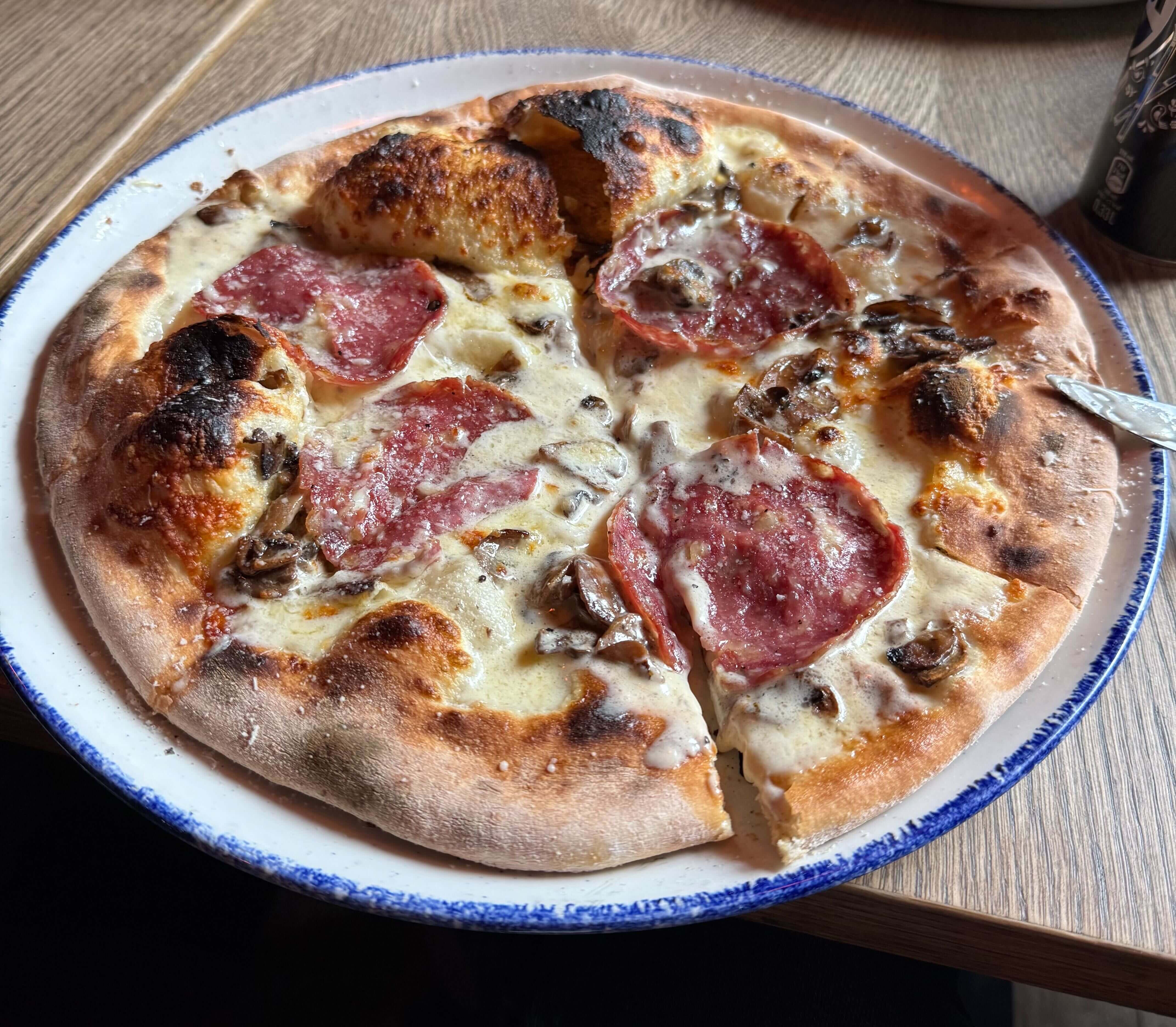 Foto av Trøffel pizza hos Laboratoriet